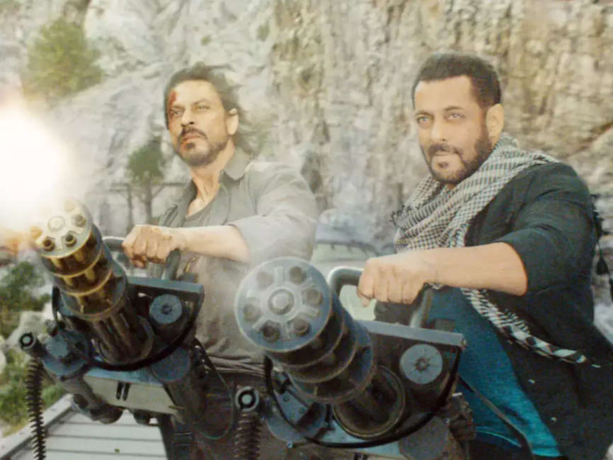 सलमान की आगामी फिल्म Tiger 3 में इस अंदाज़ में एंट्री मारेंगे किंग खान, एक्टर के रोल पर आया बड़ा अपडेट 