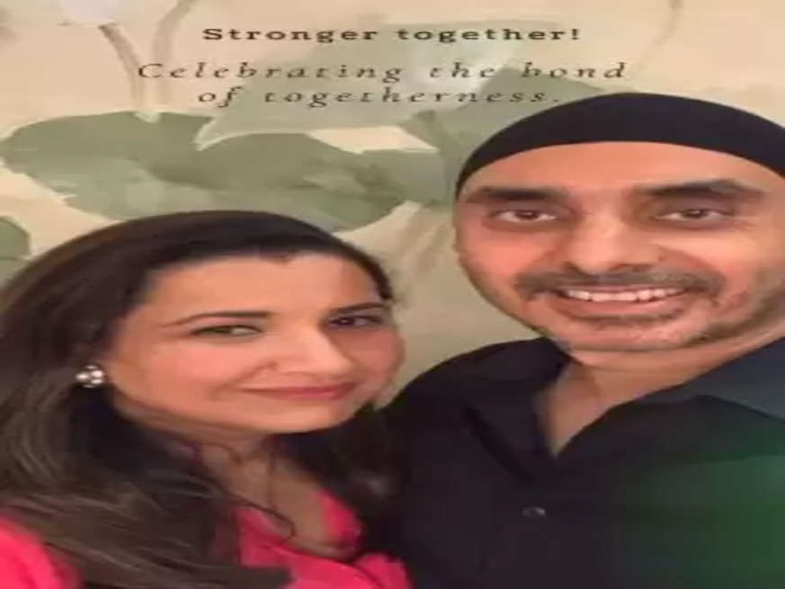 गायक सुखबीर सिंह ने प्यार भरे अंदाज में अपनी पत्नी डिंपी कौर को शादी की शालगिरह पूरे होने पर दी बधाई।