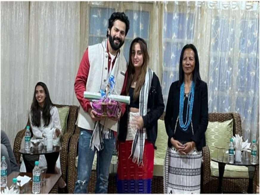 Varun Dhawan and Natasha ने अरुणाचल के अग्नि पीड़ितों को दिया दान